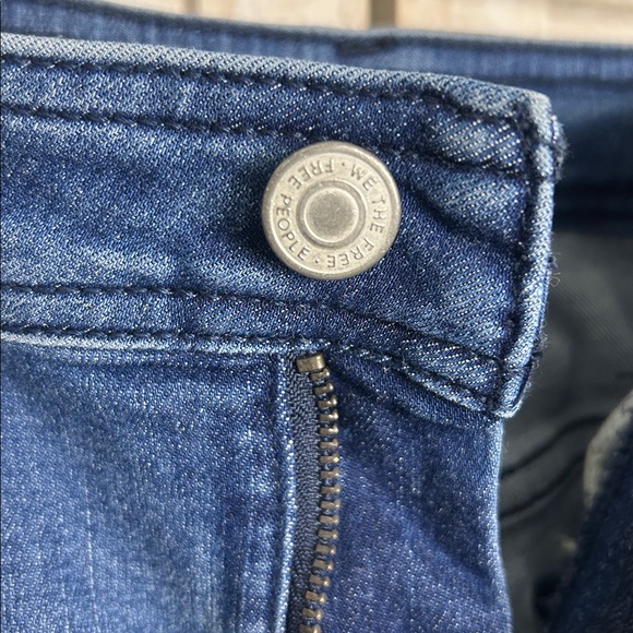 We the Free Classic Blue Flare High Rise Jeans Size 27 - Picture 4 of 11